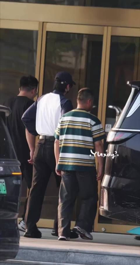 马嘉祺 丁程鑫 严浩翔先出发大连演唱会 演唱会越来越近了,期待!