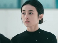 张子枫侧脸特写惊艳，影院观众赞其骨相完美