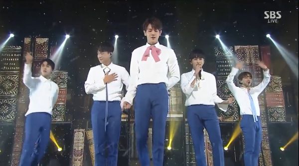 九年前的今天(160724)，BEAST 带来的现场舞台