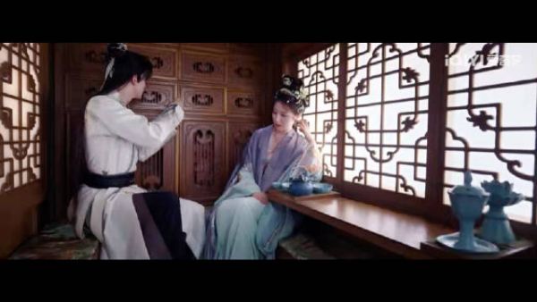 你俩现在真的是旁若无人了，燕迟的男友力真的拉满了，他好会啊，管别人怎么想