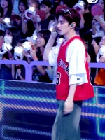 章昊MCD舞台直拍展现立体五官