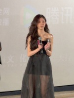 CC今天好美啊！黑裙！