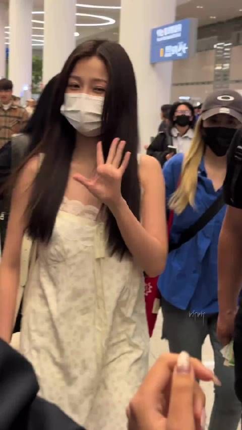 虞书欣现身超话，可爱小鱼气场十足