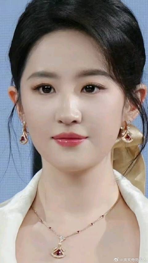 你可以get不到刘亦菲，但要说她长得一般，那我真不理解