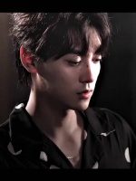 田栩宁新剧路透曝光，骨相立体无法令纹引热议