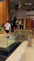梓渝黑衬衫造型亮相电影围读会，进组拍摄新作