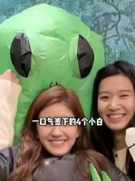 众星时代一口气签下的4个小白，张凌赫赵露思卢昱晓红到发紫，唯独她掉了队！