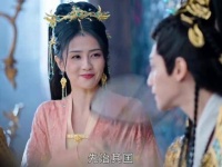 澹台烬一看到叶夕雾就笑 看看咱们烬皇的双标日常