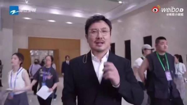 沈腾晒吴彤王牌工作照调侃老照片帅，网友催更节目上线