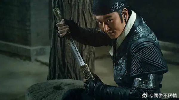 这才是男人该看的，女人只会影响我拔刀的速度！