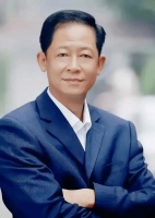 王志文写字，哪像是一个明星的样子！