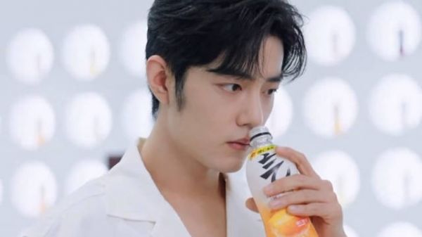 你们能get我的点吗？就他喝水时那小嘴，也太可爱了～xz