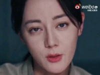 迪丽热巴邓妍演绎警服姐感刚柔并济