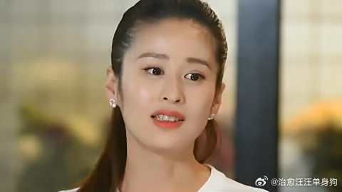 颖儿现身探班老公 付辛博歪头鼓腮模样可爱 心不在焉想要去见老婆