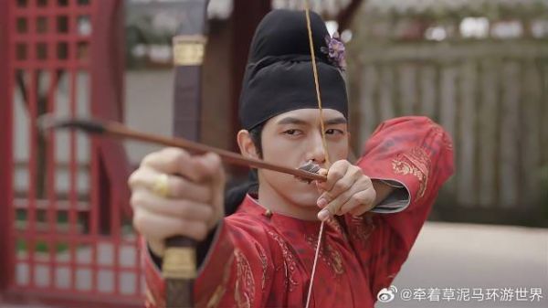 花鸟使百射不中,众人以为他射技差,哪料人是故意藏拙