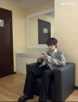 张子墨白皓瑞同台交流病情引热议