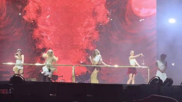 LISA这屁股也摇的太烧了