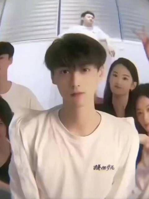 田栩宁唯一卡点舞蹈获赞，C位表现亮眼