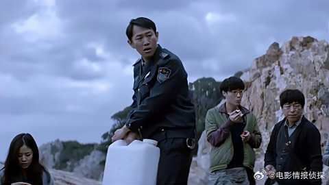 一帮人沦落荒岛，小保安也嘚瑟起来了，顶撞领导