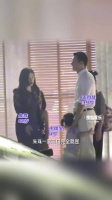 朱珠与亲友聚餐被赞小说般家庭照进现实