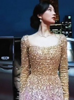 刘诗诗亮片长裙亮相时尚中国之夜