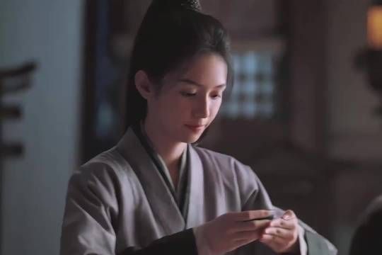 周也丞磊《锦月如歌》女扮男装获赞，国产剧现有效反套路