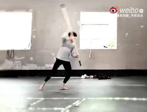 刘骏《锦月如歌》饰江蛟古装造型惊艳亮相