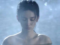 没有一丝丝暧昧的感觉，眼里全是要战斗赢了对方的渴望