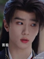 余承恩深V秀色可餐，一看李兰迪眼神瞬间害羞了