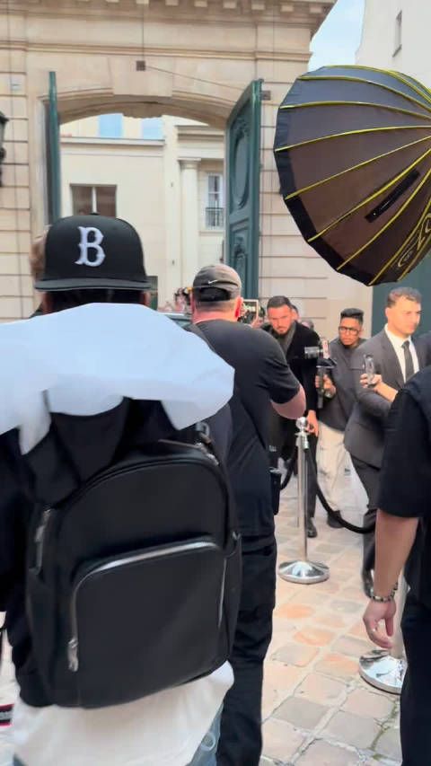Kylie Jenner in custom Schiaparelli ,这身材太绝了