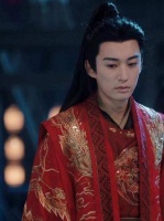刘学义凭借精致的五官与出色的演技，成功塑造了令人印象深刻的慕容璟和角色