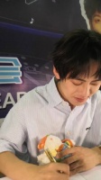“离我妹远点” 同时惊到了我和助理姐姐 确实是帅到我了,让他装起来了