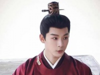 张晚意《柳舟记》婚服造型上线，心跳加速梦回《长相思》，女主携手王楚然