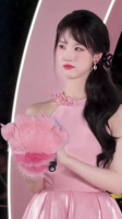 陈都灵尝试少女风造型引讨论