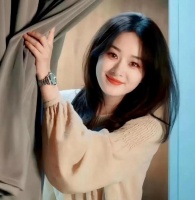 冯绍峰携女友逛街照曝光，赵丽颖让男友带娃，两人配合超默契！