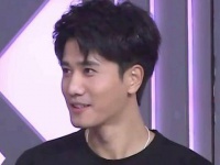 彭冠英九年荧屏形象不变，笑容温暖如初