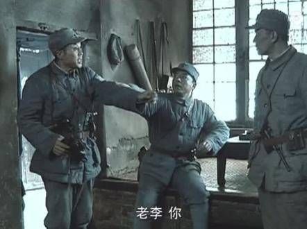 三人互不相让,论起打架来个个都不服输