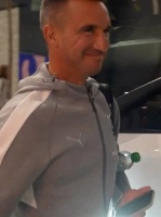 当你忘记现在在英国be like—— 尴尬笑一下算了