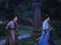 扛着音响登场的男主角？真有创意！