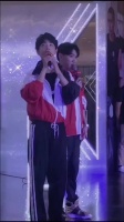 外套塞裤子里没几个人能这么会吧哥哥 你闻一下空气都是甜的~xz