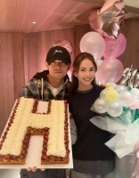 昆凌晒与周杰伦合照庆祝生日