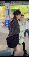 白鹿镜头前显瘦引热议