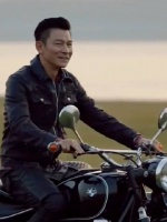 64岁少年感满满