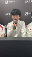 WE逆风翻盘战胜FPX，马老师称赞队员沟通制胜