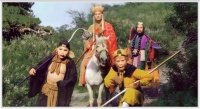 86版如来佛祖葬礼：六小龄童泪扶灵柩，唐僧缺席遭网友追问