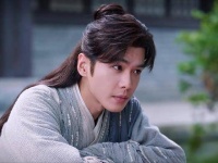 见到他女儿的人都得喊“霸霸”