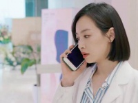 假扮情侣差点露馅，看南飞如何机智应对