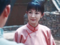 真在杨幂的这个背影里看到了缱绻与决绝这五个字的具象化