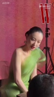 来看一个绝美倪妮，期待稍后红毯！倪妮