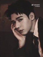 龚俊皮衣套装造型复古利落，荷尔蒙拉满